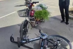 自行车汽车后挂架商务车（汽车自行车后挂架安装方法）