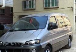 十一座汽车中巴车商务车（十一座汽车中巴车商务车多少钱）