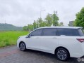五菱七座豪华商务汽车（五菱七座豪华商务汽车多少钱）