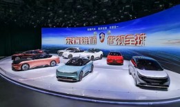 商务汽车展示台图片效果图（商务汽车展示台图片效果图高清）