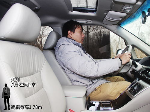 商务车折叠汽车座椅省位置（商务车椅子怎么放下去）