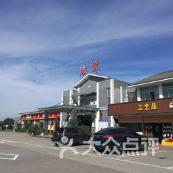 灵山县汽车站商务车（灵山县汽车站服务电话）
